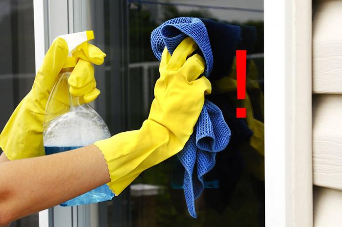 Какви продукти обаче не бива да използваме при почистване на прозорци?