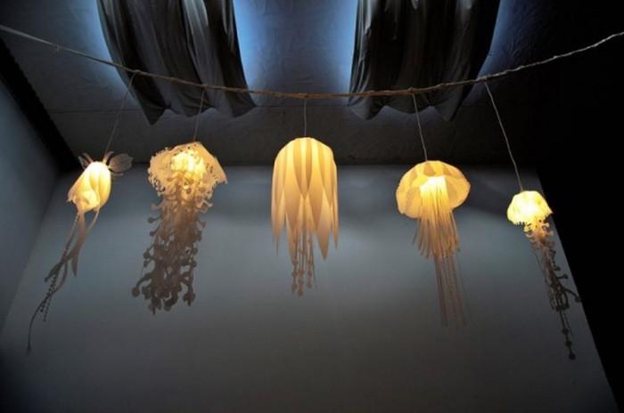 Светещи медузи