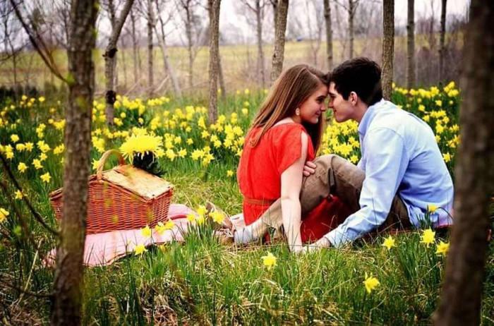 Изплетете си романтичен пикник с чаровна хладилна кошница