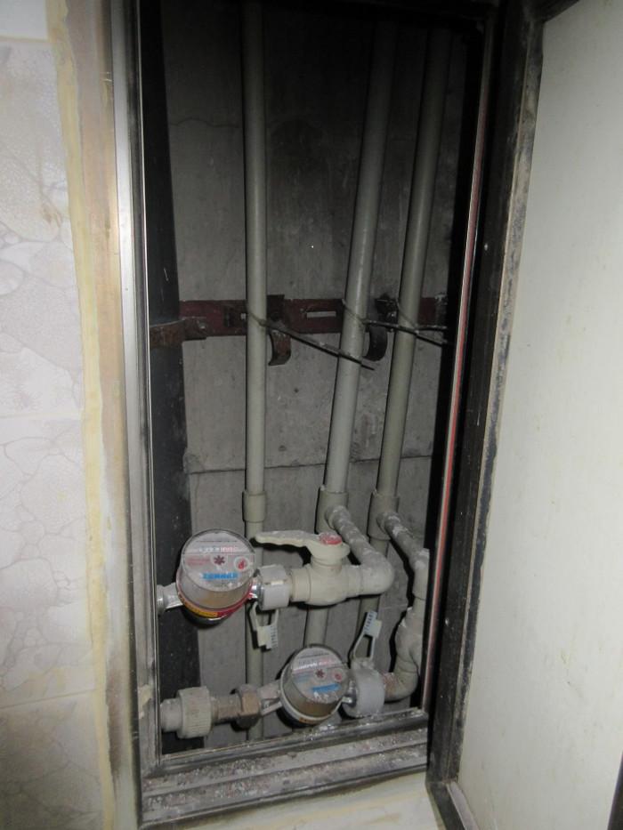 Водомери над тоалетната