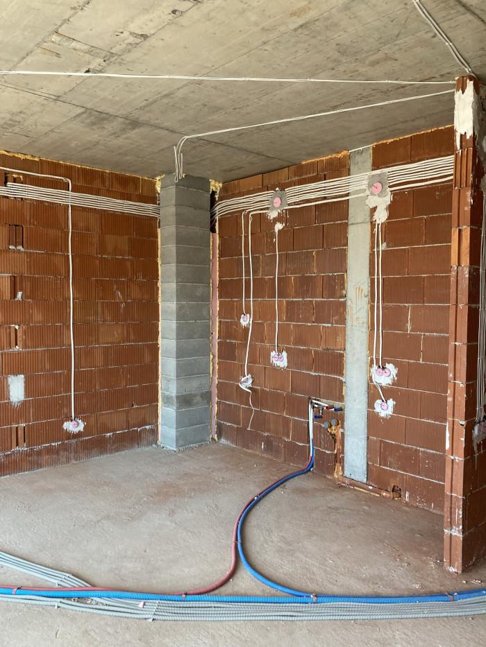 E5A10515-3F32-4C58-82DD-4F69D98B3C51