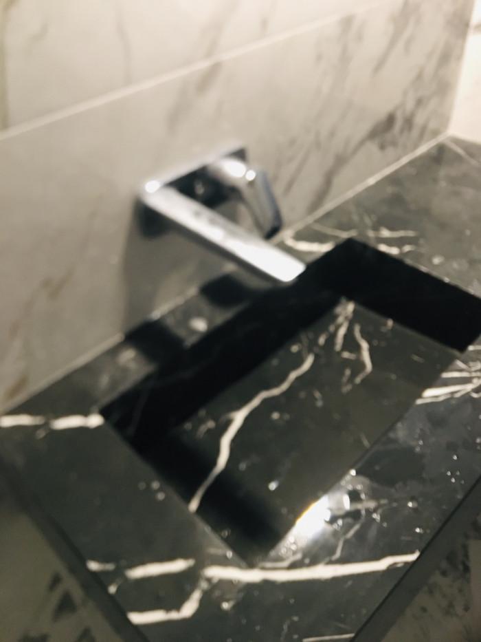 Мивка с вграден смесител