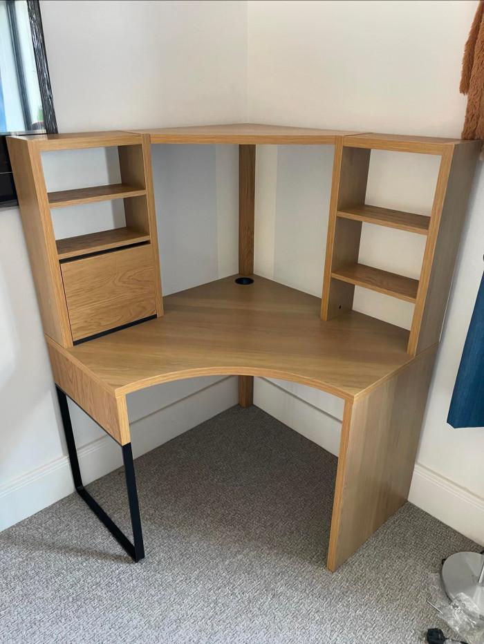 Ъглово бюро