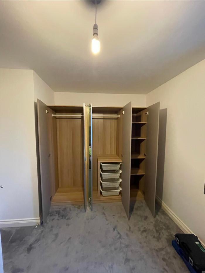 Трикрилен гардероб