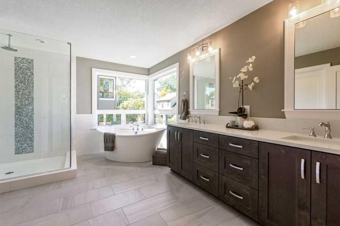 Спалня и баня: Създаване на комфорт и функционалност