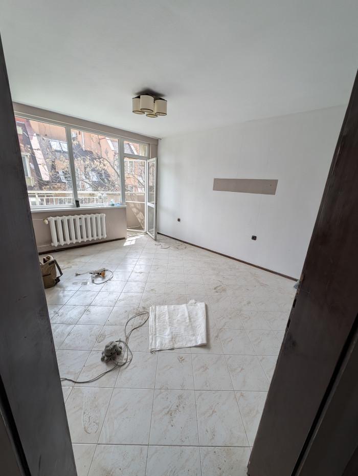 Дневна с кухня