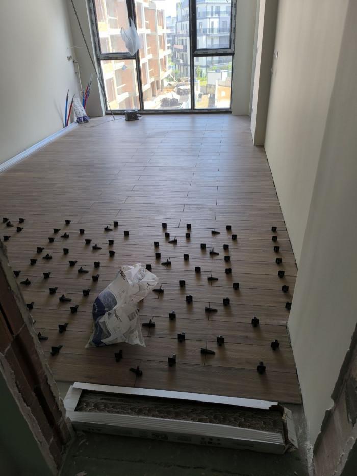 Дневна с плочки