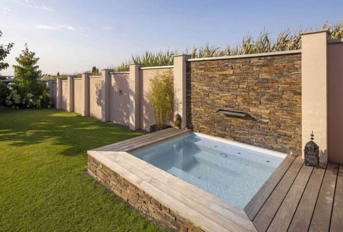 За кого са мини басейните - и какво да знаете, преди си да купите