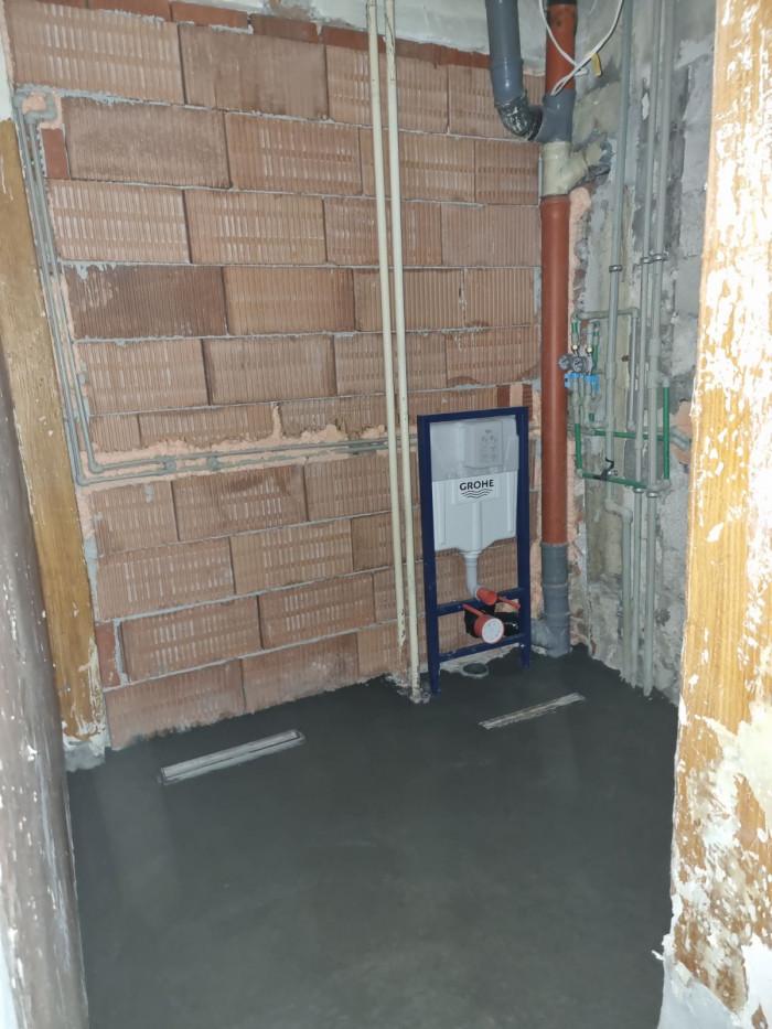 Направа на канализация и полагане на подова замазка