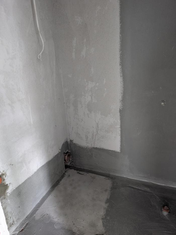 Подова замазка, мазилки по стени и хирдоизолация след къртене