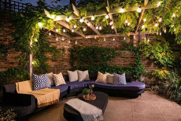 LED гирлянди и висящи крушки