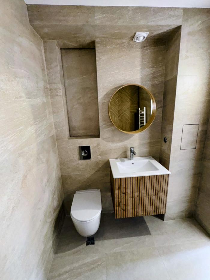 Вече с монтирана санитария