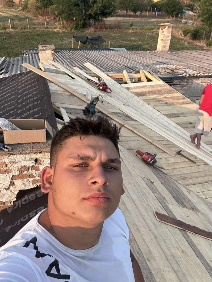 Дървена конструкция в процес на изграждане