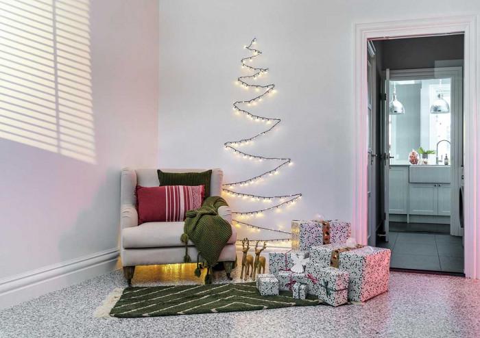 Елха на стената – изкуство с празничен дух