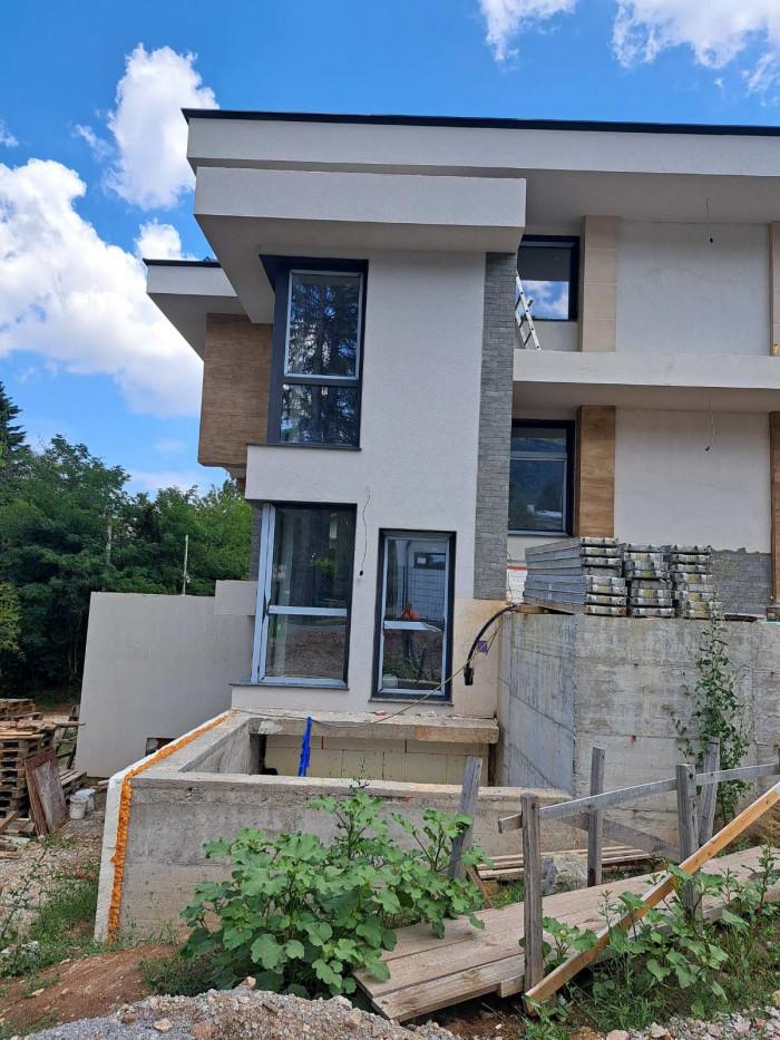 IMG-8b8e6f57bdc954f29c467d4c98407550-V