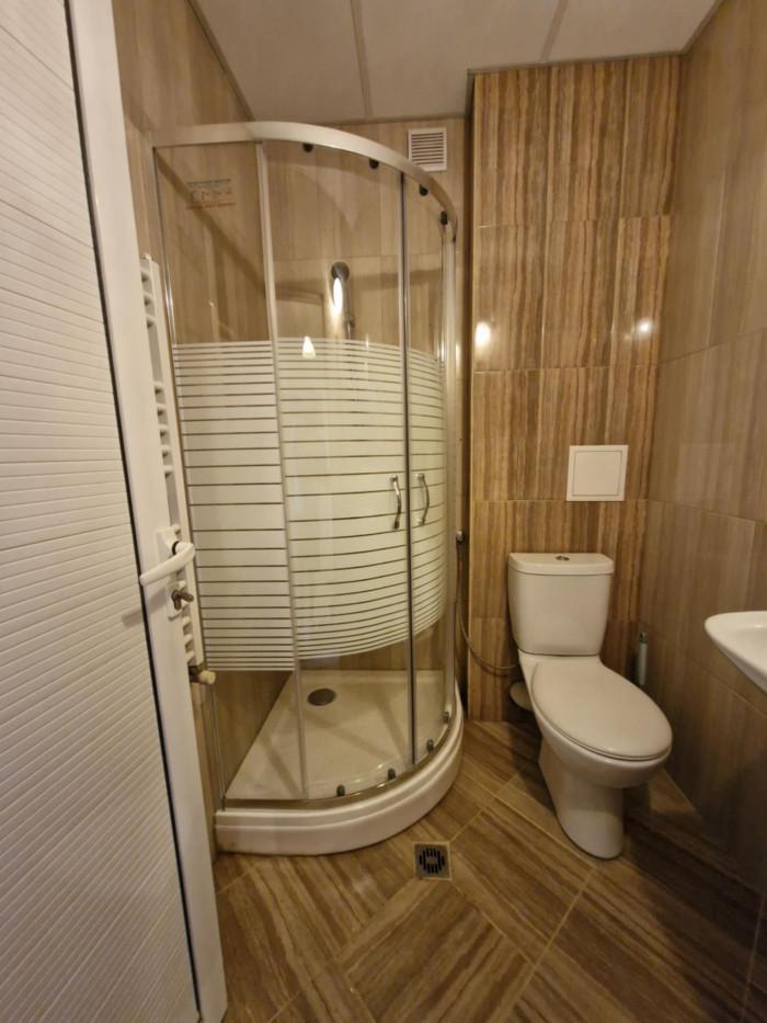 Монтирана душ кабина