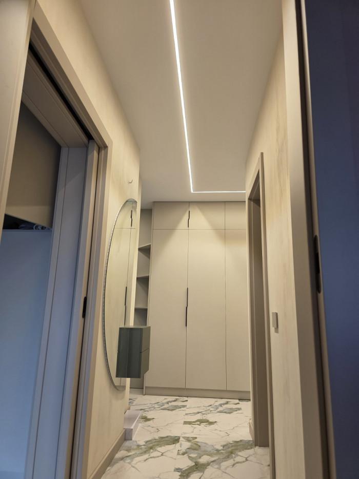 Окачен таван с вградена ЛЕД лента