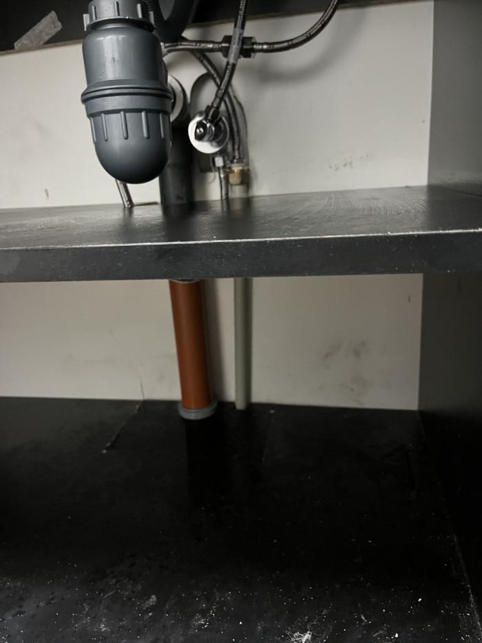 Допълнителен монтаж на ВиК тръби за пералня и сушилня (б)