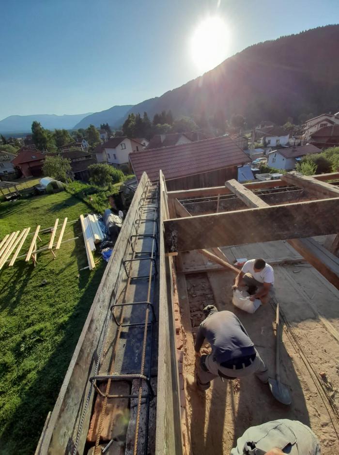 Подготовка за отливане на стоманобетонен пояс.