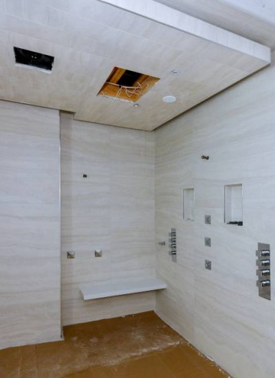 Окачен таван в баня