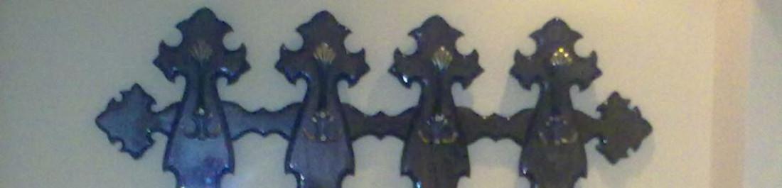 Дървена закачалка