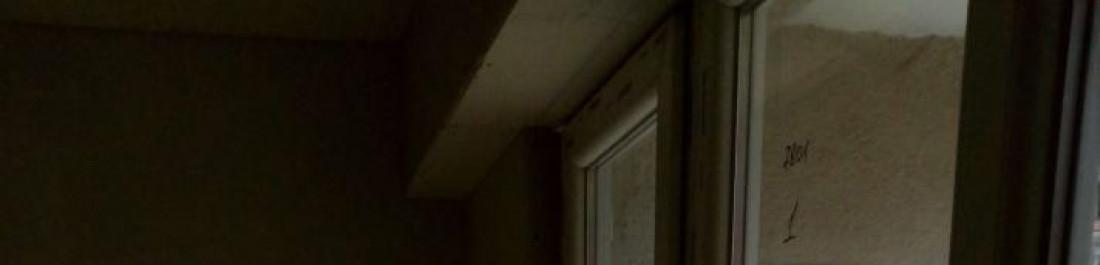 обръщане на прозорец окачен таван и предстенна сте