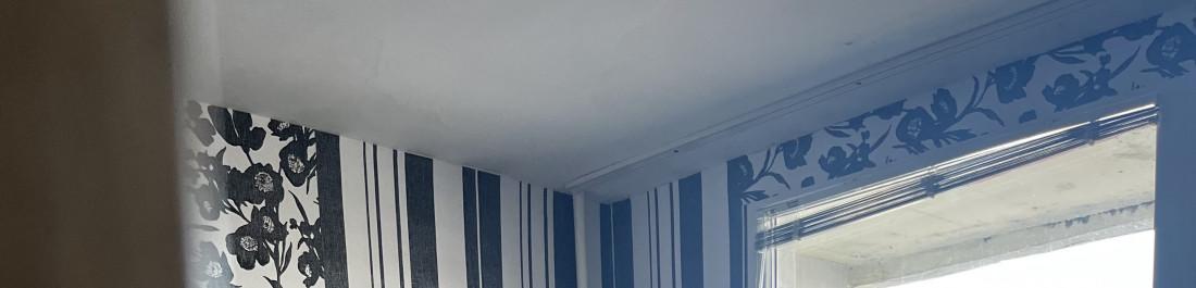 Спалня - тапети/паркет/мебели/ таванни плочи