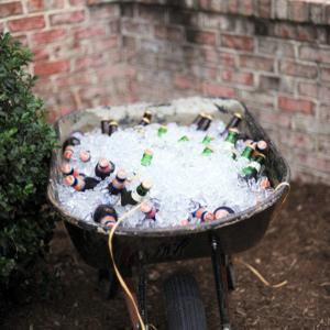 4. Ледено студена бира в бара на “Кърти, чисти, извозва”