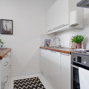 Създайте си допълнително място за съхранение в компактната кухня