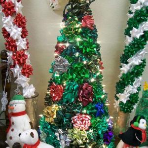 Коледно дърво от панделки