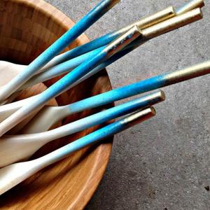 Дървените лъжици за готвене се превръщат в оригинален акцент от кухненското оборудване