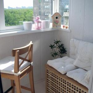 5. Бар плот за остъклен балкон