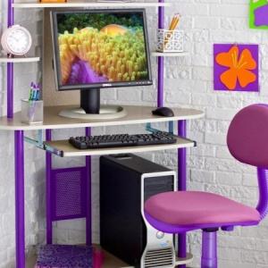 Свежи цветове за ъглово бюро в детската стая