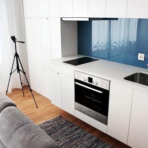 Кухнята впечатлява с елегантен дизайн