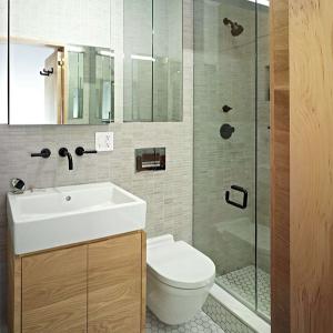 Огледало за визуално разширение в банята