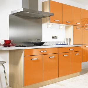 Кухненският модул в оранжево ще създаде усещане за топлина и комфорт