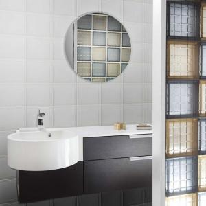 Стъклените тухли - модерни и удобни за изграждането на преградни стени