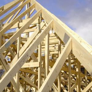 Как се прави дървена конструкция за покрив?