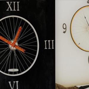 Стилен часовник от колело на велосипед