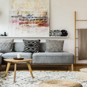 5 нестандартни идеи за декорация на стената зад дивана