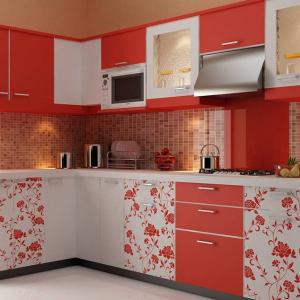 Флоралните мотиви обгръщат декорациите в модерната кухня