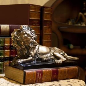 Класическият стил обича статуетките