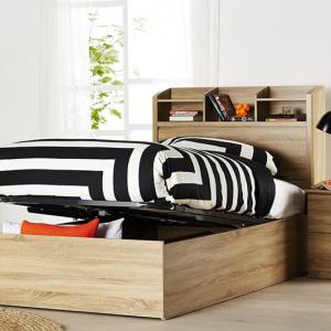 Леглото с повдигащ механизъм ще ви спечели допълнително място за дрехи и играчки