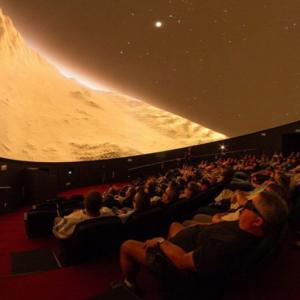 8-метров купол представя 3D филми за Космоса