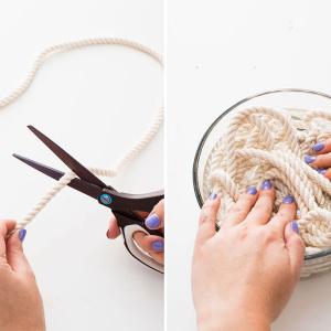 Предварително накиснете въжето в купа с вода