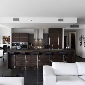 Слейте отделните стаи с една и съща подова настилка