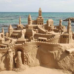 Анонимен пясъчен замък