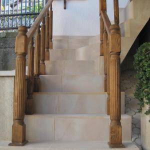 Парапет чам.