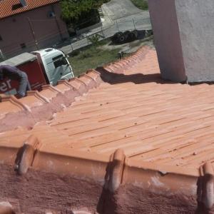 Ремонтни дейности по покрив