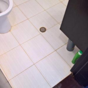 Префугиране под на баня